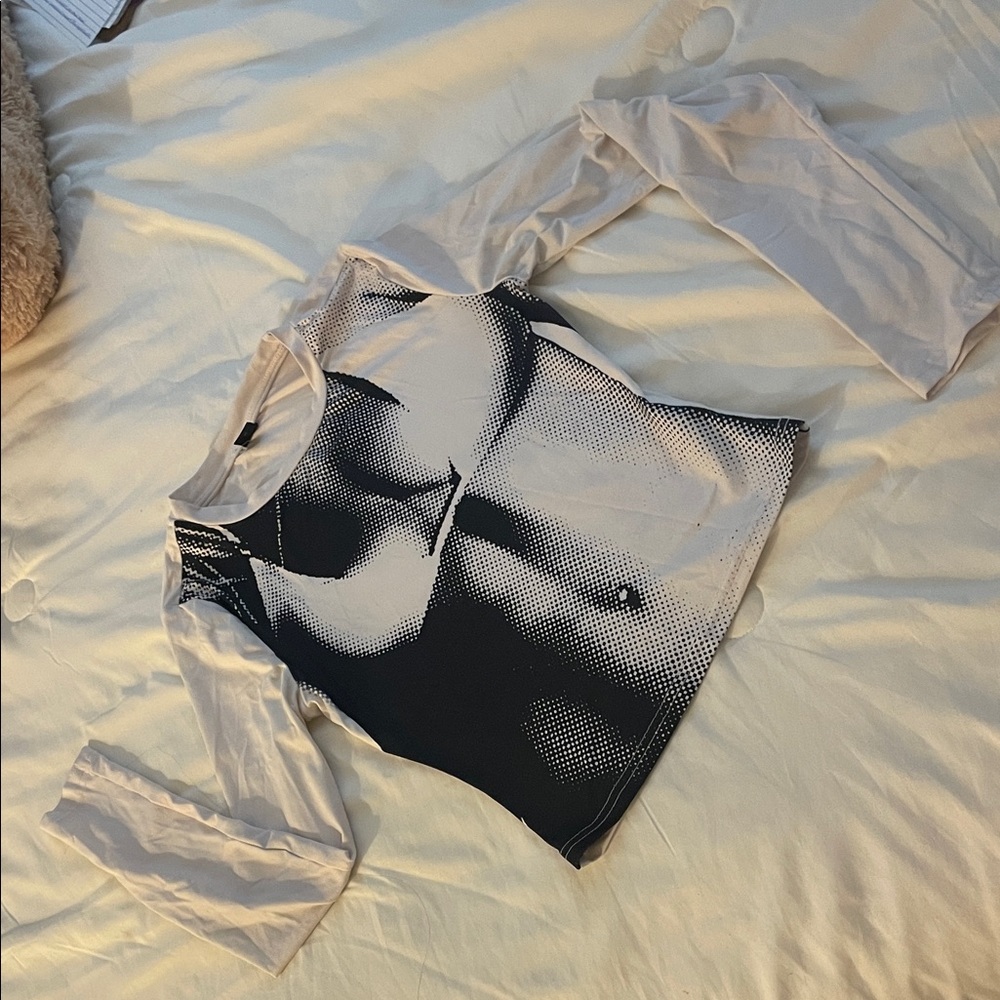 SHEIN Black and White Graphic Crop Top